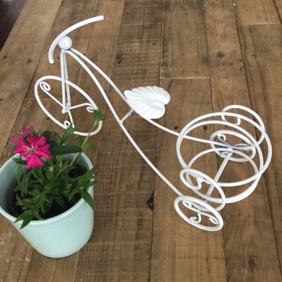 Bicycle Planter With Pot 🌷New - Picture 12 of 12